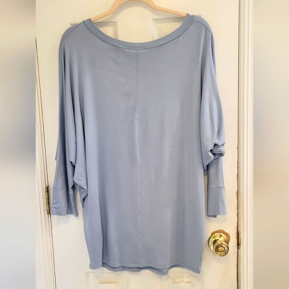 eesome NWT Dolman Sleeve Top Large - Picture 3 of 8